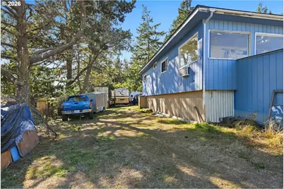 1589 Seagate Ave, Coos Bay, OR 97420 - Photo 33
