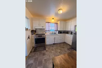 145 S 8th St, Lakeside, OR 97449 - Photo 11