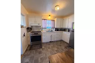 145 S 8th St, Lakeside, OR 97449 - Photo 11