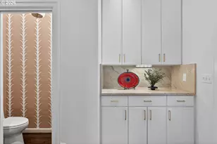 1941 SW Montgomery Pl, Portland, OR 97201 - Photo 17