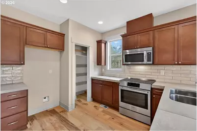 561 N Declaration Dr, Carlton, OR 97111 - Photo 9