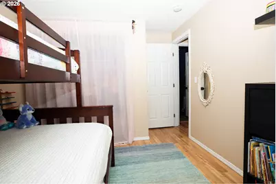 16837 SE Powell Blvd, Portland, OR 97236 - Photo 17