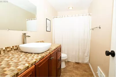 16837 SE Powell Blvd, Portland, OR 97236 - Photo 19