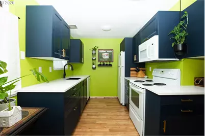 16837 SE Powell Blvd, Portland, OR 97236 - Photo 3