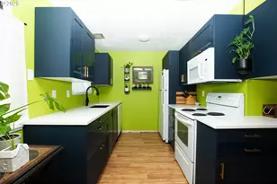 16837 SE Powell Blvd, Portland, OR 97236 - Photo 3
