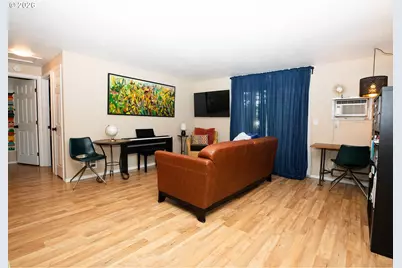 16837 SE Powell Blvd, Portland, OR 97236 - Photo 9