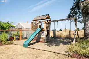 182 Sunday Dr, Creswell, OR 97426 - Photo 33