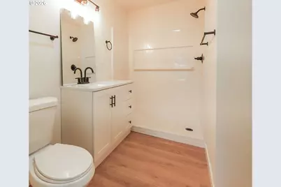 2172 17th St, North Bend, OR 97459 - Photo 19