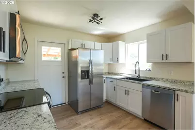 2172 17th St, North Bend, OR 97459 - Photo 13