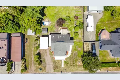 2172 17th St, North Bend, OR 97459 - Photo 35