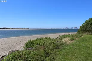 2020 Bayview Ave, Tillamook, OR 97141 - Photo 43