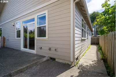 2020 Bayview Ave, Tillamook, OR 97141 - Photo 33
