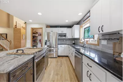 13330 Squire Dr, Oregon City, OR 97045 - Photo 9
