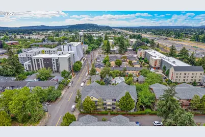 9837 NE Irving St #312, Portland, OR 97220 - Photo 37