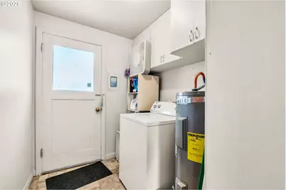 1182 F St, Springfield, OR 97477 - Photo 17