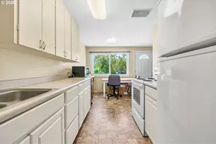 1182 F St, Springfield, OR 97477 - Photo 11