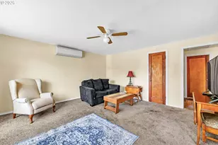 1182 F St, Springfield, OR 97477 - Photo 7