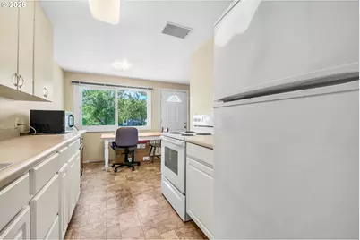 1182 F St, Springfield, OR 97477 - Photo 13