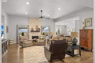 832 Sand Pines Ave, Sutherlin, OR 97479 - Photo 5