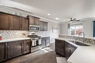 820 Tyson Ln, Eugene, OR 97404 - Photo 15