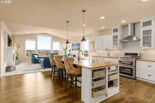 15394 SW Oakmont Pl, Portland, OR 97224 - Photo 9