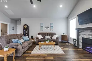 1668 NE Clayton Dr, Estacada, OR 97023 - Photo 9