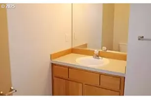 14811 NE Fremont Ct, Portland, OR 97230 - Photo 9