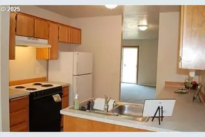 14811/14813 NE Fremont Ct, Portland, OR 97230 - Photo 3