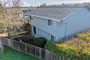 14811 NE Fremont Ct, Portland, OR 97230 - Photo 11