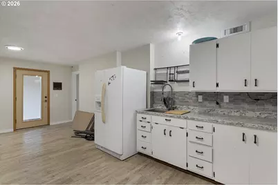 33844 Sunnyview Dr NE, Albany, OR 97322 - Photo 15