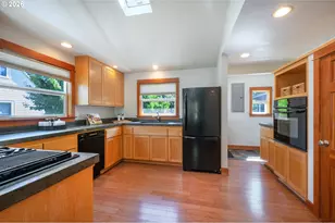 1843 Moss St, Eugene, OR 97403 - Photo 13