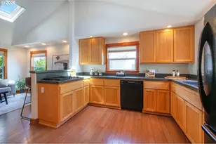 1843 Moss St, Eugene, OR 97403 - Photo 17