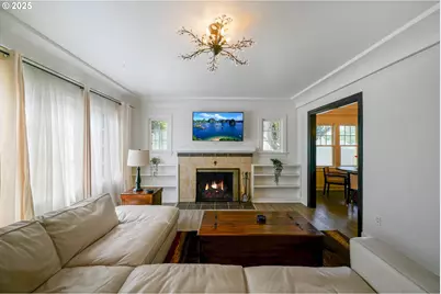 1515 19th St NE, Salem, OR 97301 - Photo 5