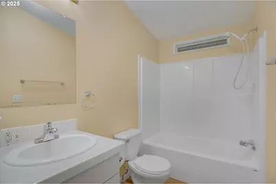 521 NE Mariners Loop #79, Portland, OR 97211 - Photo 17