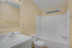 521 NE Mariners Loop, Portland, OR 97211 - Photo 17