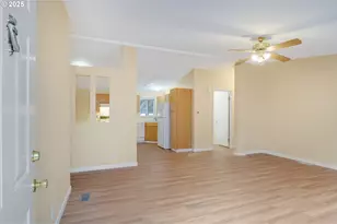 521 NE Mariners Loop, Portland, OR 97211 - Photo 7