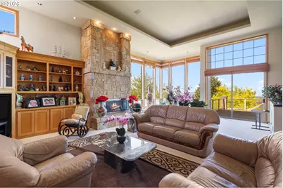 9211 SE Highgate Dr, Happy Valley, OR 97086 - Photo 5