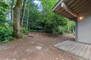 9836 SW Quail Post Rd, Portland, OR 97219 - Photo 19