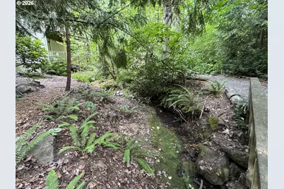 9836 SW Quail Post Rd, Portland, OR 97219 - Photo 25