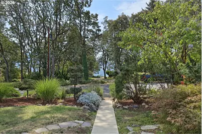 360 SE Oak St, White Salmon, WA 98672 - Photo 3