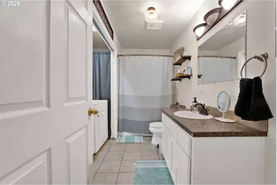 285 E 3rd Ave, Junction City, OR 97448 - Photo 27