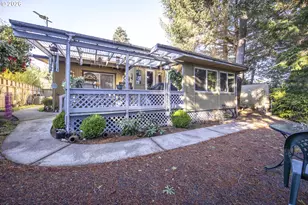 1750 W Park Dr, Florence, OR 97439 - Photo 27