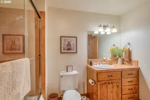 56770 Nest Pine Dr, Bend, OR 97707 - Photo 25