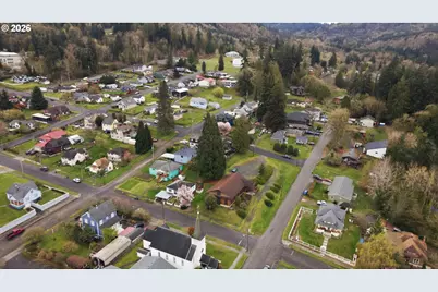 407 E 2nd St, Rainier, OR 97048 - Photo 5