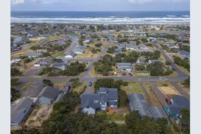 1201 NW Bayshore Dr, Waldport, OR 97394 - Photo 1