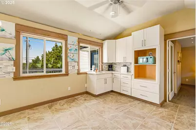 1201 NW Bayshore Dr, Waldport, OR 97394 - Photo 19