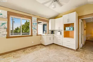 1201 NW Bayshore Dr, Waldport, OR 97394 - Photo 19