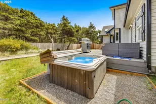 1201 NW Bayshore Dr, Waldport, OR 97394 - Photo 37