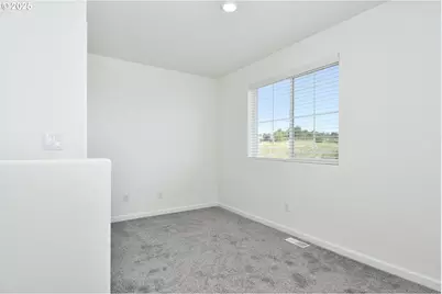 3933 SW Duniway Ln, Gresham, OR 97080 - Photo 13