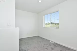 3933 SW Duniway Ln, Gresham, OR 97080 - Photo 13